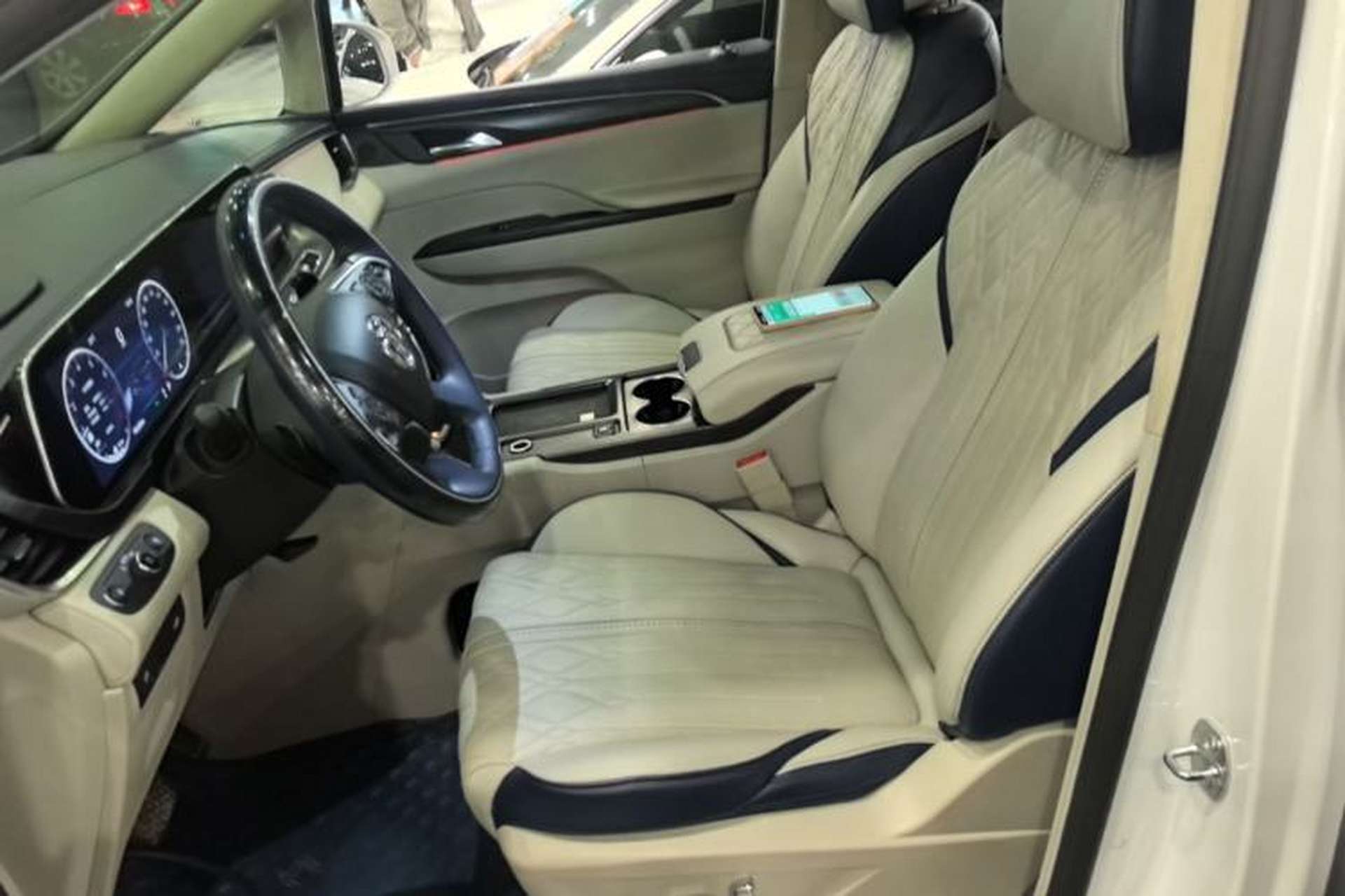 Used Buick GL8 2021 ES Landtrek 653T Comfort Edition Left Front Seat