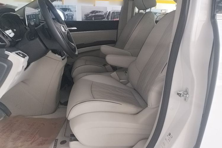 Used Buick GL8 2021 Land Cruiser Executive Class 652T Smart Luxury Model Left Front Seat