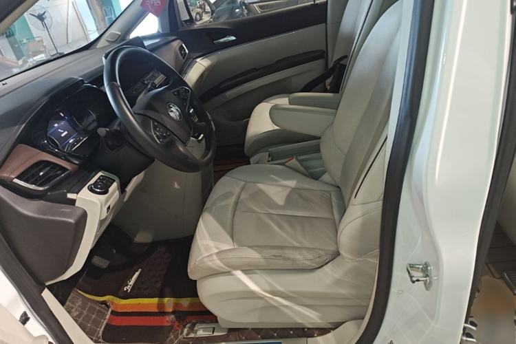 Used Buick GL8 2021 Land Cruiser Executive Class 652T Smart Luxury Model Left Front Seat