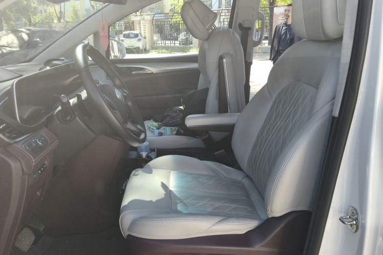 Used Buick GL8  Left Front Seat