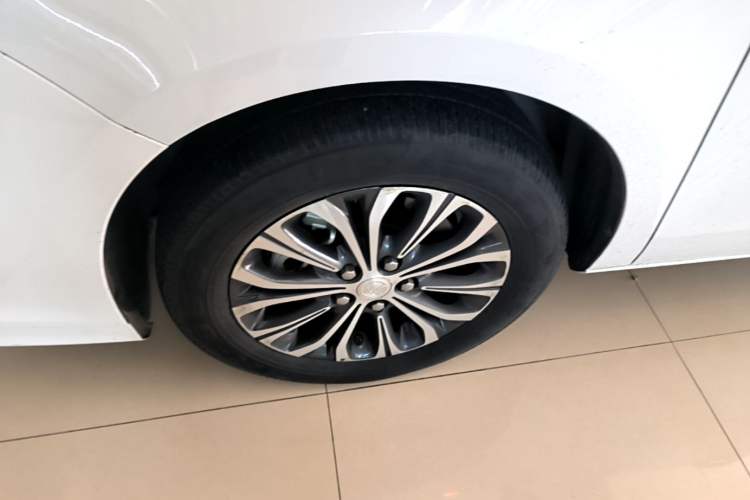 Used Buick GL8 2021 Land Cruiser Executive Class 652T Comfort Model Left Front Wheel Hub