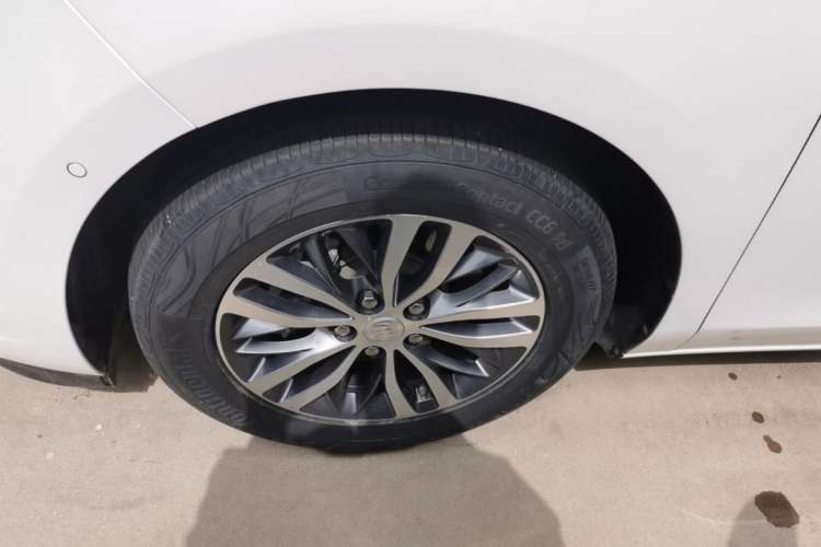 Used Buick GL8 2021 ES Land Cruiser 653T Luxury Edition Left Front Wheel Hub