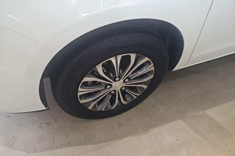 Used Buick GL8 2021 Land Cruiser Executive Class 652T Comfort Model Left Front Wheel Hub