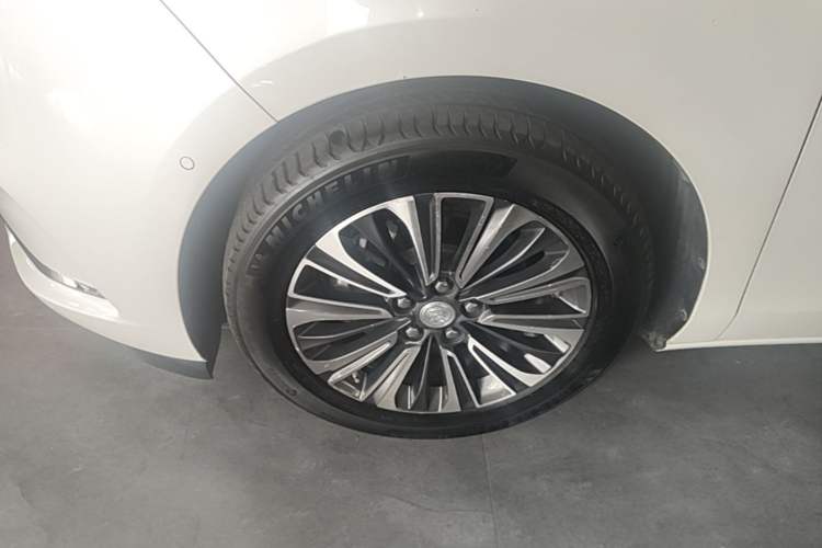 Used Buick GL8 2021 ES Landtrek 653T Luxury Model Left Front Wheel Hub
