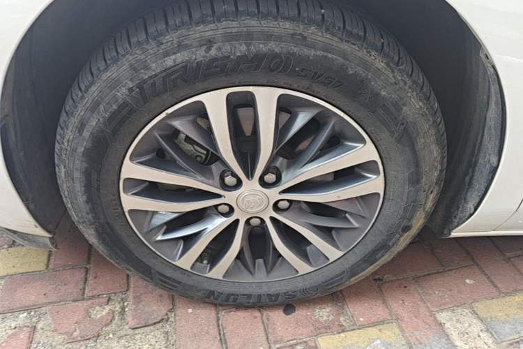 Used Buick GL8 2021 ES Land Cruiser 653T Luxury Edition Left Front Wheel Hub
