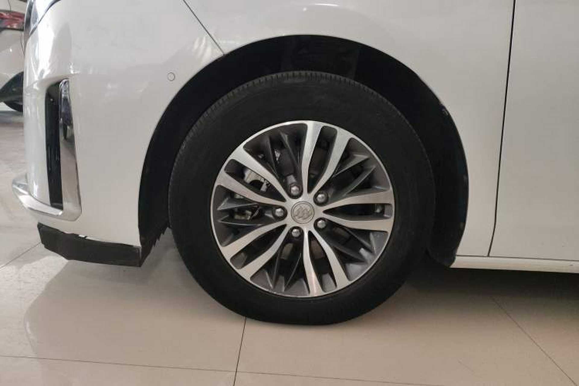 Used Buick GL8 2021 ES Land Cruiser 653T Luxury Edition Left Front Wheel Hub