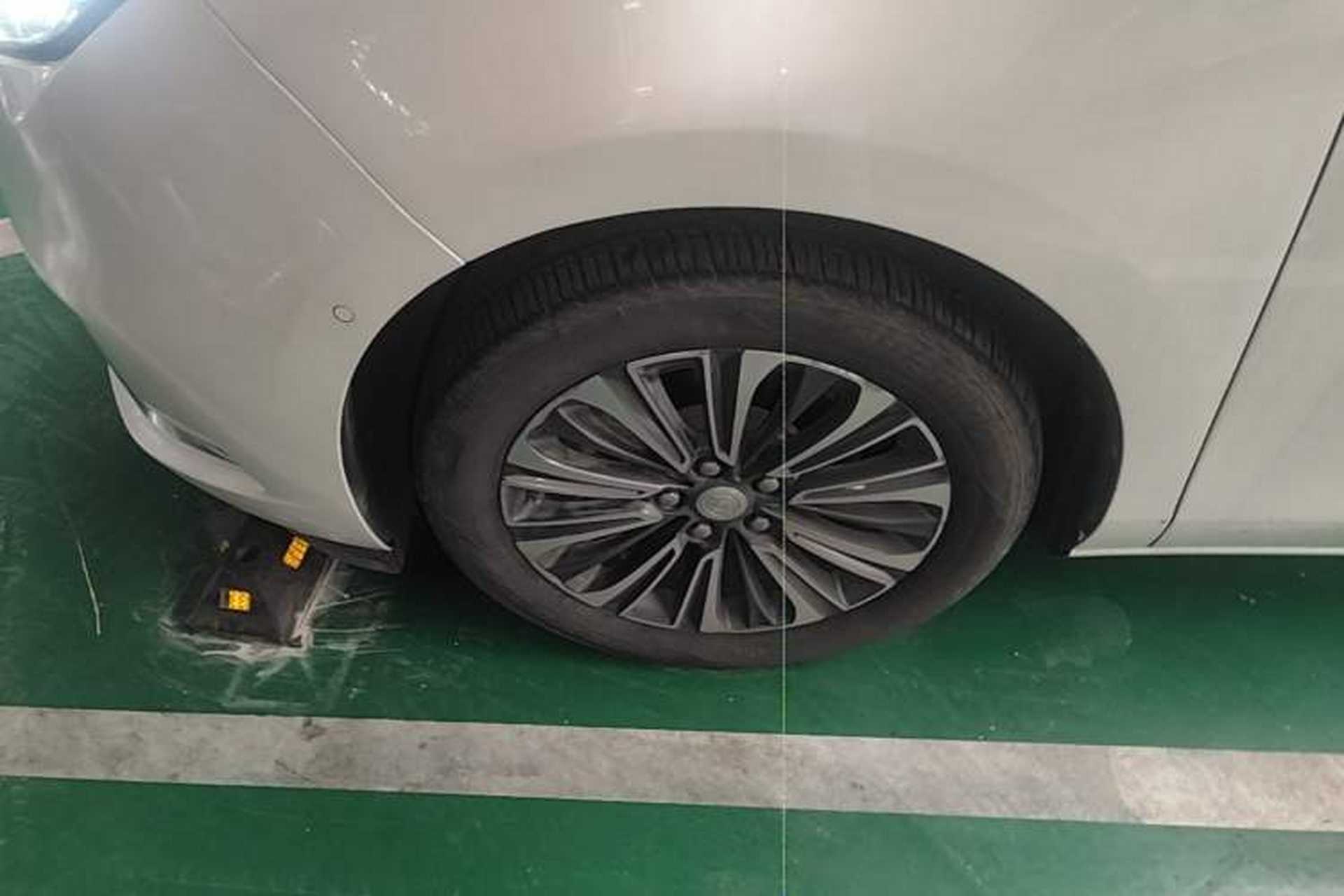 Used Buick GL8 2021 ES Landtrek 653T Luxury Model Left Front Wheel Hub