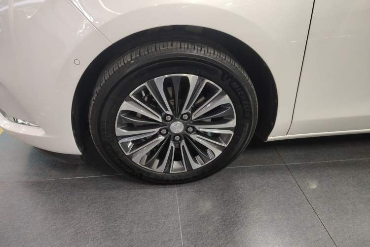 Used Buick GL8 2021 ES Landtrek 653T Luxury Model Left Front Wheel Hub