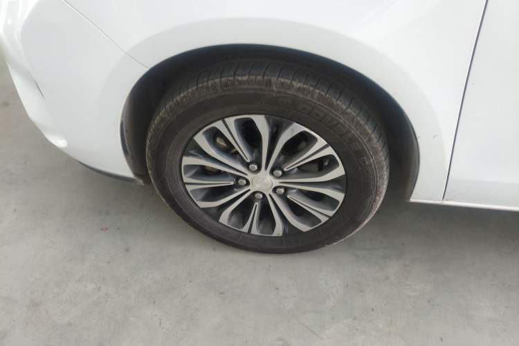 Used Buick GL8 2021 Land Cruiser Executive Class 652T Comfort Model Left Front Wheel Hub