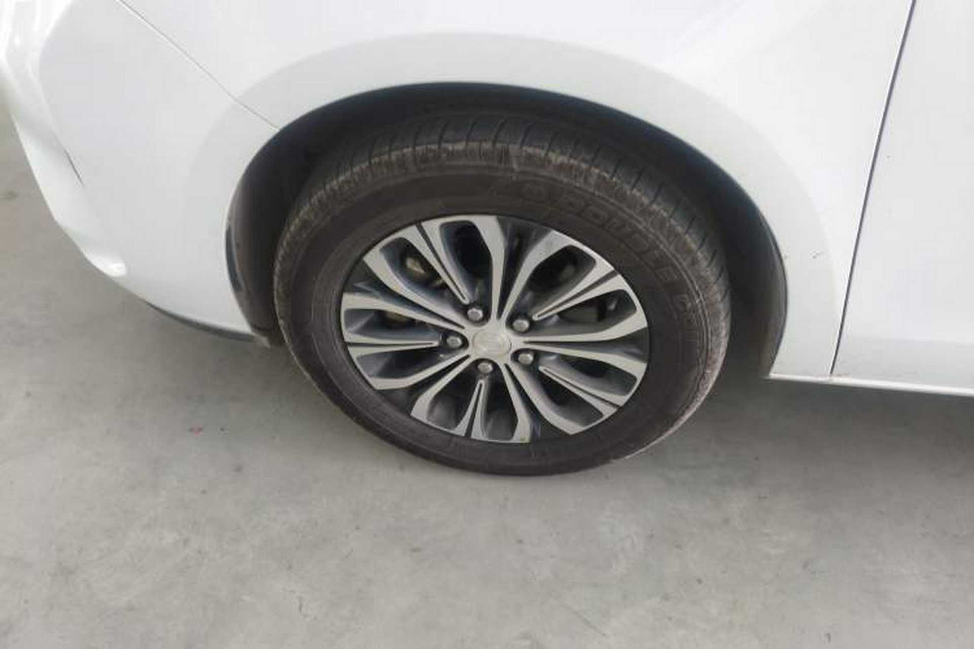 Used Buick GL8 2021 Land Cruiser Executive Class 652T Comfort Model Left Front Wheel Hub