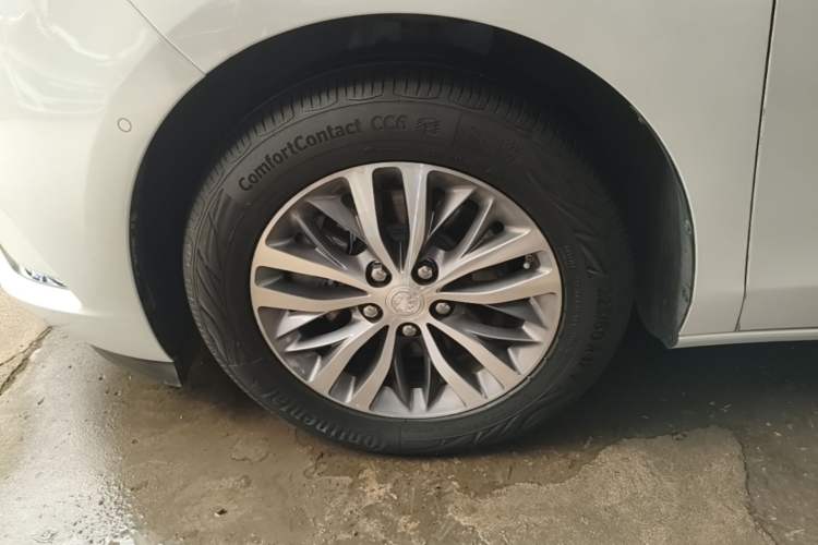 Used Buick GL8 2021 ES Land Cruiser 653T Luxury Edition Left Front Wheel Hub