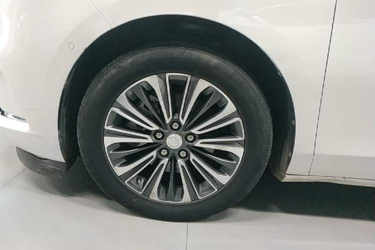 Used Buick GL8 2021 ES Landtrek 653T Luxury Model Left Front Wheel Hub