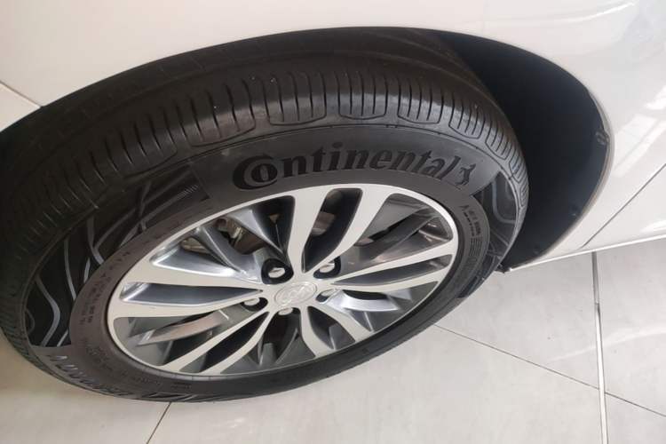 Used Buick GL8 2021 ES Land Cruiser 653T Luxury Edition Left Front Wheel Hub