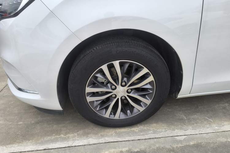 Used Buick GL8 2021 ES Landtrek 653T Comfort Edition Left Front Wheel Hub