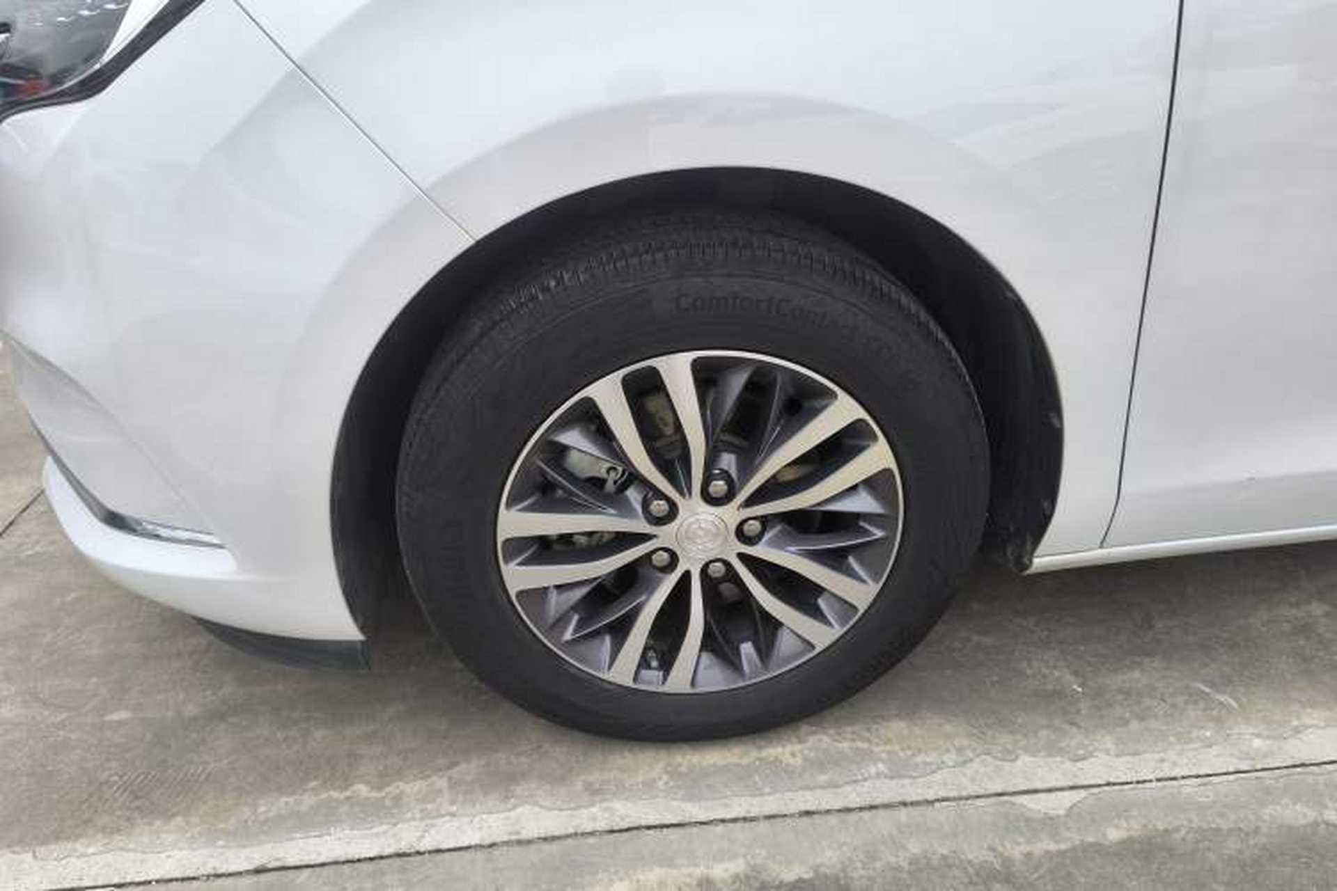 Used Buick GL8 2021 ES Landtrek 653T Comfort Edition Left Front Wheel Hub