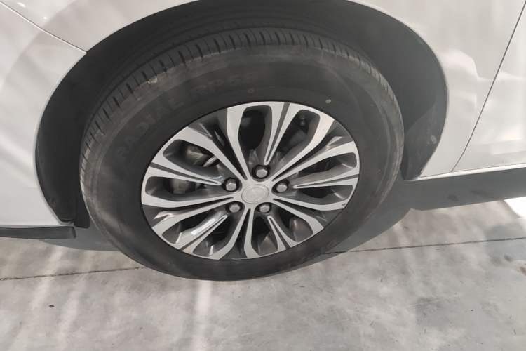 Used Buick GL8 2021 Land Cruiser Executive Class 652T Comfort Model Left Front Wheel Hub