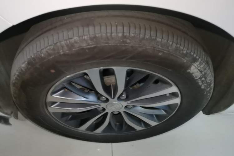 Used Buick GL8 2021 ES Land Cruiser 653T Luxury Edition Left Front Wheel Hub