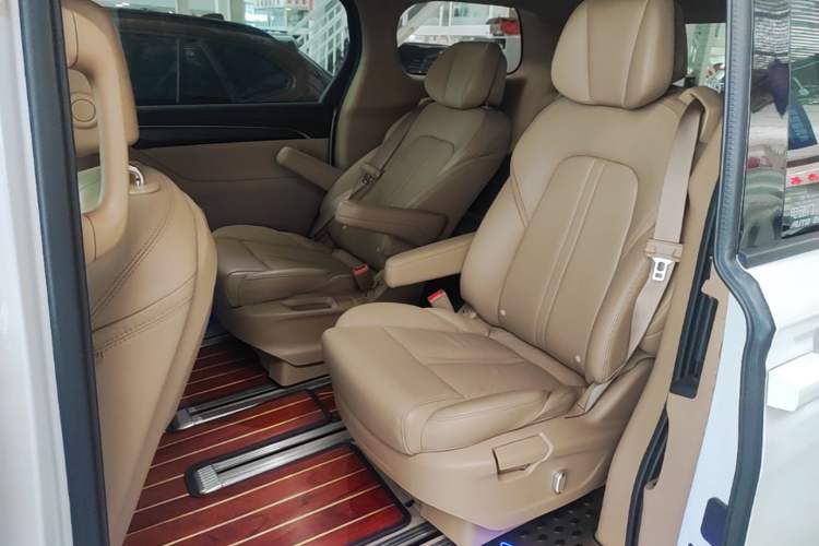 Used Buick GL8 2021 ES Land Cruiser 653T Luxury Edition Left Rear Seat