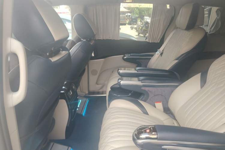 Used Buick GL8 2021 Land Cruiser Executive Class 652T Luxury Model Left Rear Seat