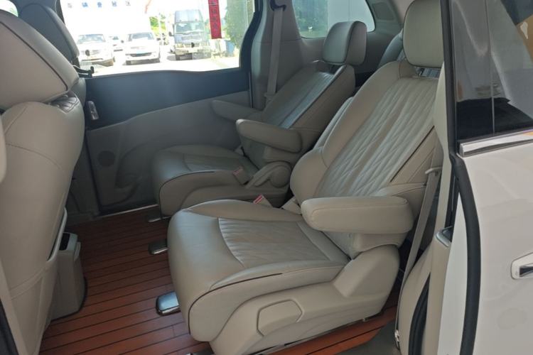 Used Buick GL8 2021 Land Cruiser Executive Class 652T Smart Luxury Model Left Rear Seat