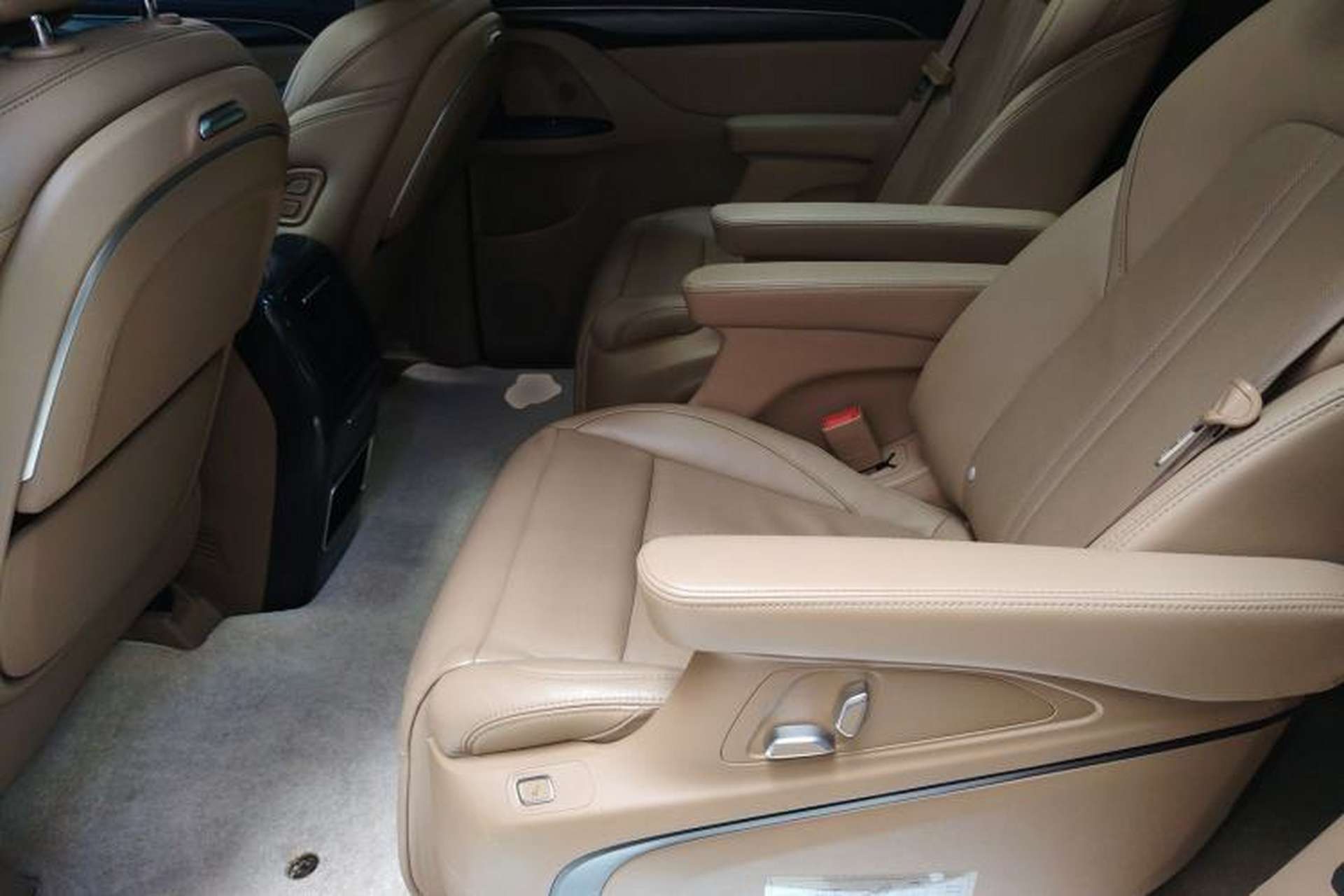 Used Buick GL8 2021 ES Landtrek 653T Luxury Model Left Rear Seat