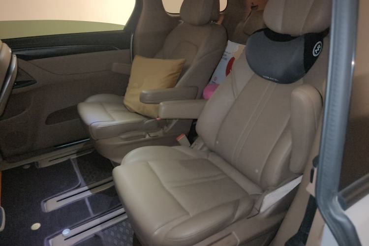 Used Buick GL8 2021 ES Land Cruiser 653T Luxury Edition Left Rear Seat