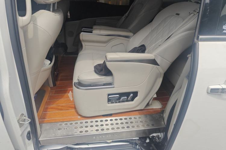 Used Buick GL8 2021 Land Cruiser Executive Class 652T Comfort Model Left Rear Seat