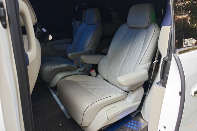 Used Buick GL8 2021 Land Cruiser Executive Class 652T Luxury Model Left Rear Seat