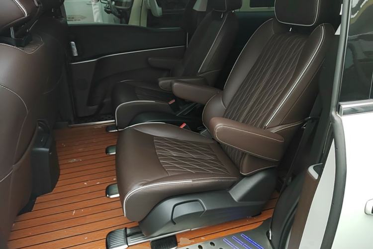Used Buick GL8 2021 Land Cruiser Executive Class 652T Luxury Model Left Rear Seat