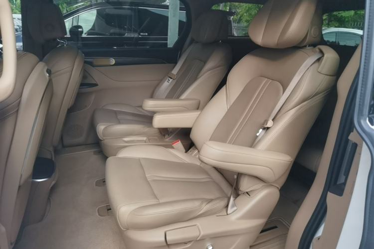 Used Buick GL8 2021 ES Land Cruiser 653T Luxury Edition Left Rear Seat