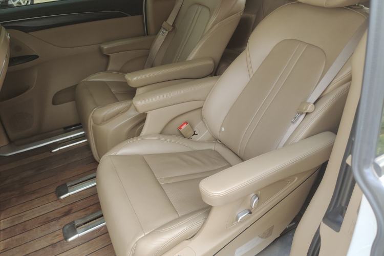 Used Buick GL8 2021 ES Landtrek 653T Smart Luxury Model Left Rear Seat