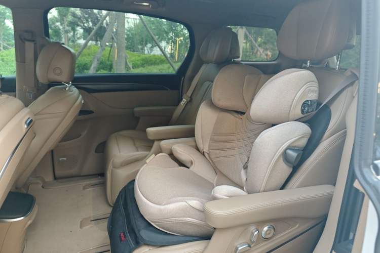 Used Buick GL8 2021 ES Land Cruiser 653T Flagship Model Left Rear Seat