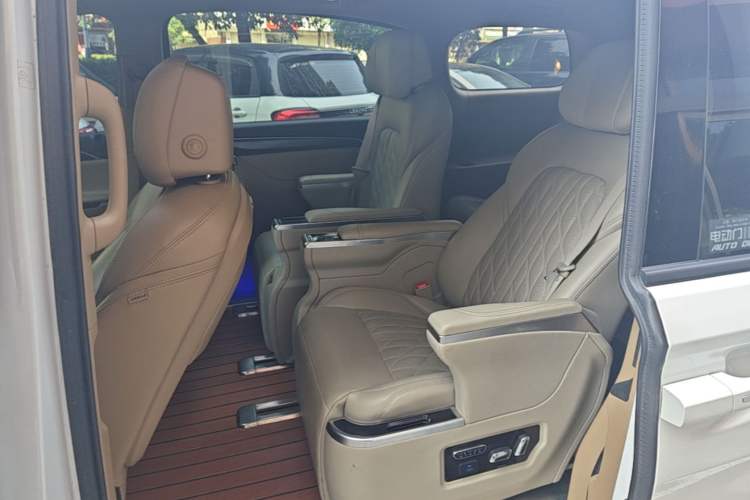 Used Buick GL8 2021 ES Land Cruiser 653T Luxury Edition Left Rear Seat