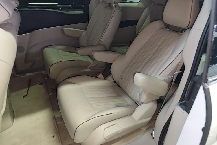 Used Buick GL8 2021 Land Cruiser Executive Class 652T Smart Luxury Model Left Rear Seat
