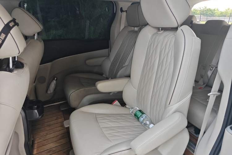Used Buick GL8 2021 Land Cruiser Executive Class 652T Luxury Model Left Rear Seat