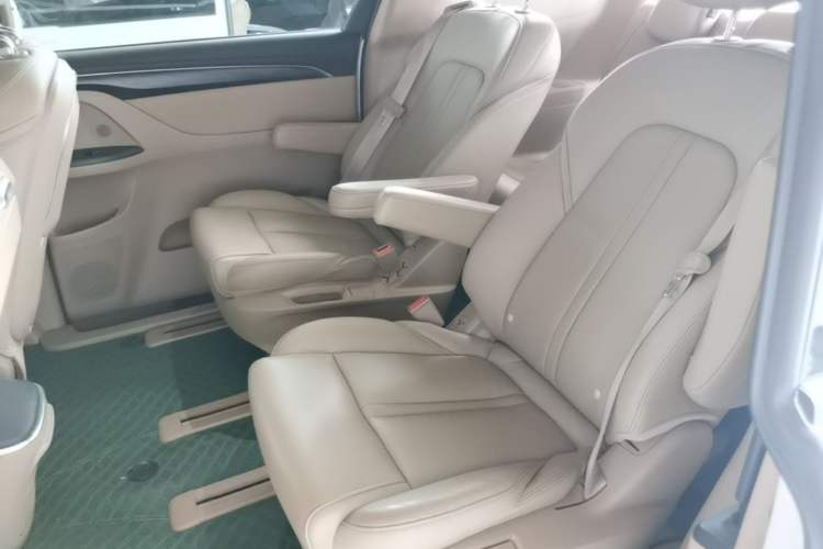 Used Buick GL8 2021 ES Land Cruiser 653T Luxury Edition Left Rear Seat