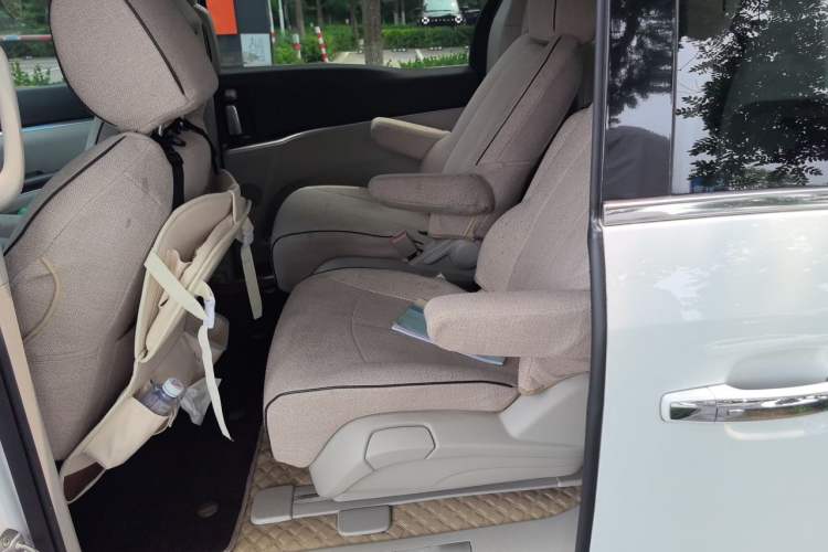 Used Buick GL8 2021 Land Cruiser Executive 652T Premium Model Left Rear Seat