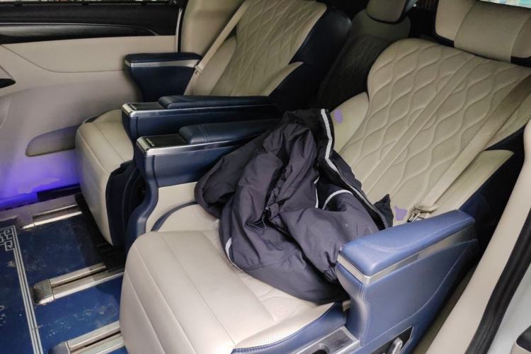 Used Buick GL8 2021 ES Landtrek 653T Comfort Edition Left Rear Seat