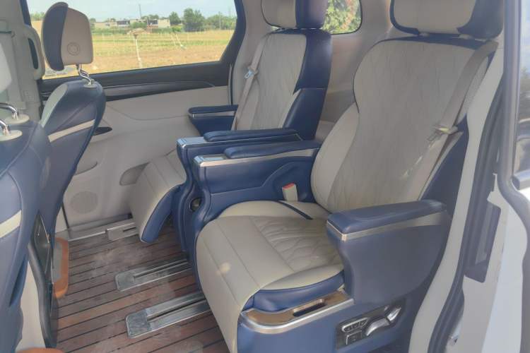 Used Buick GL8 2021 ES Land Cruiser 653T Luxury Edition Left Rear Seat