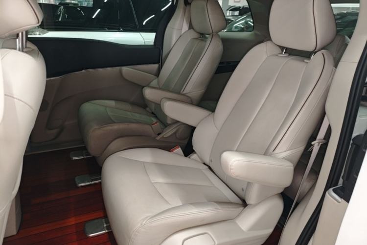 Used Buick GL8 2021 Land Cruiser Executive 652T Premium Model Left Rear Seat