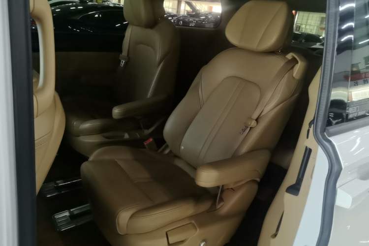 Used Buick GL8 2021 ES Land Cruiser 653T Luxury Edition Left Rear Seat