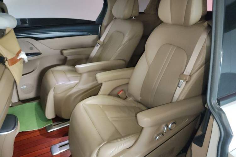 Used Buick GL8 2021 ES Land Cruiser 653T Smart Flagship Model Left Rear Seat