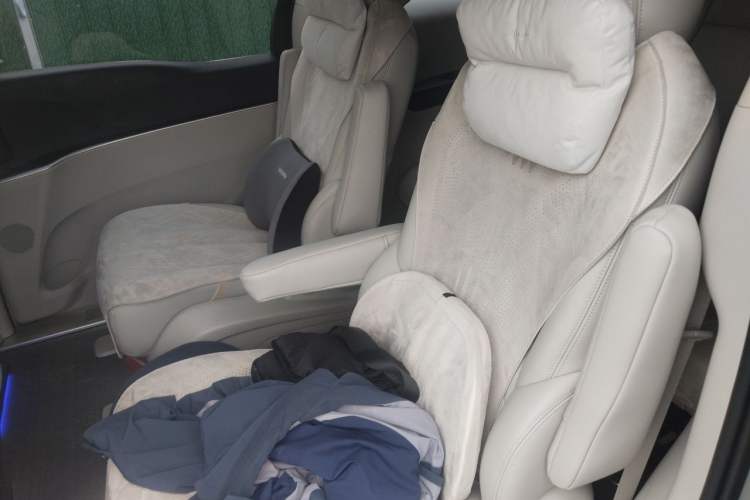 Used Buick GL8 2021 Land Cruiser Executive Class 652T Comfort Model Left Rear Seat