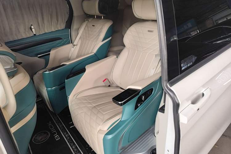 Used Buick GL8 2021 ES Landtrek 653T Comfort Edition Left Rear Seat