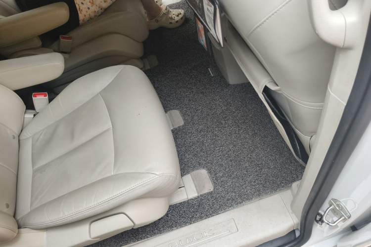 Used Buick GL8 2021 Land Cruiser Executive Class 652T Luxury Model Left Rear Seat