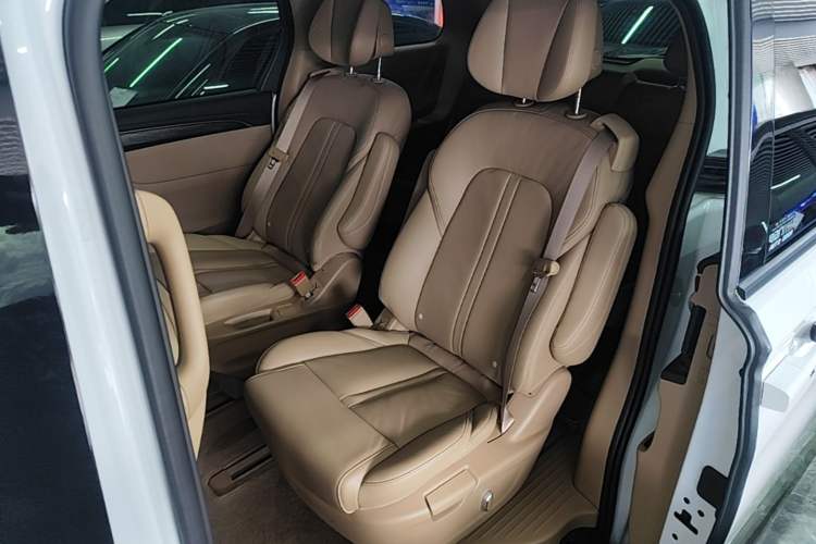 Used Buick GL8 2021 ES Land Cruiser 653T Luxury Edition Left Rear Seat