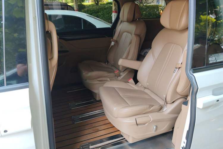 Used Buick GL8 2021 ES Land Cruiser 653T Luxury Edition Left Rear Seat