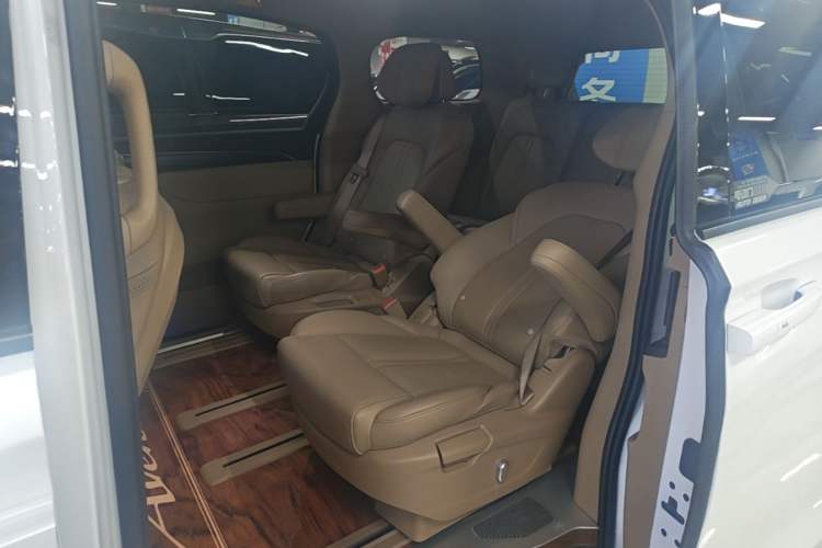 Used Buick GL8 2021 ES Land Cruiser 653T Luxury Edition Left Rear Seat
