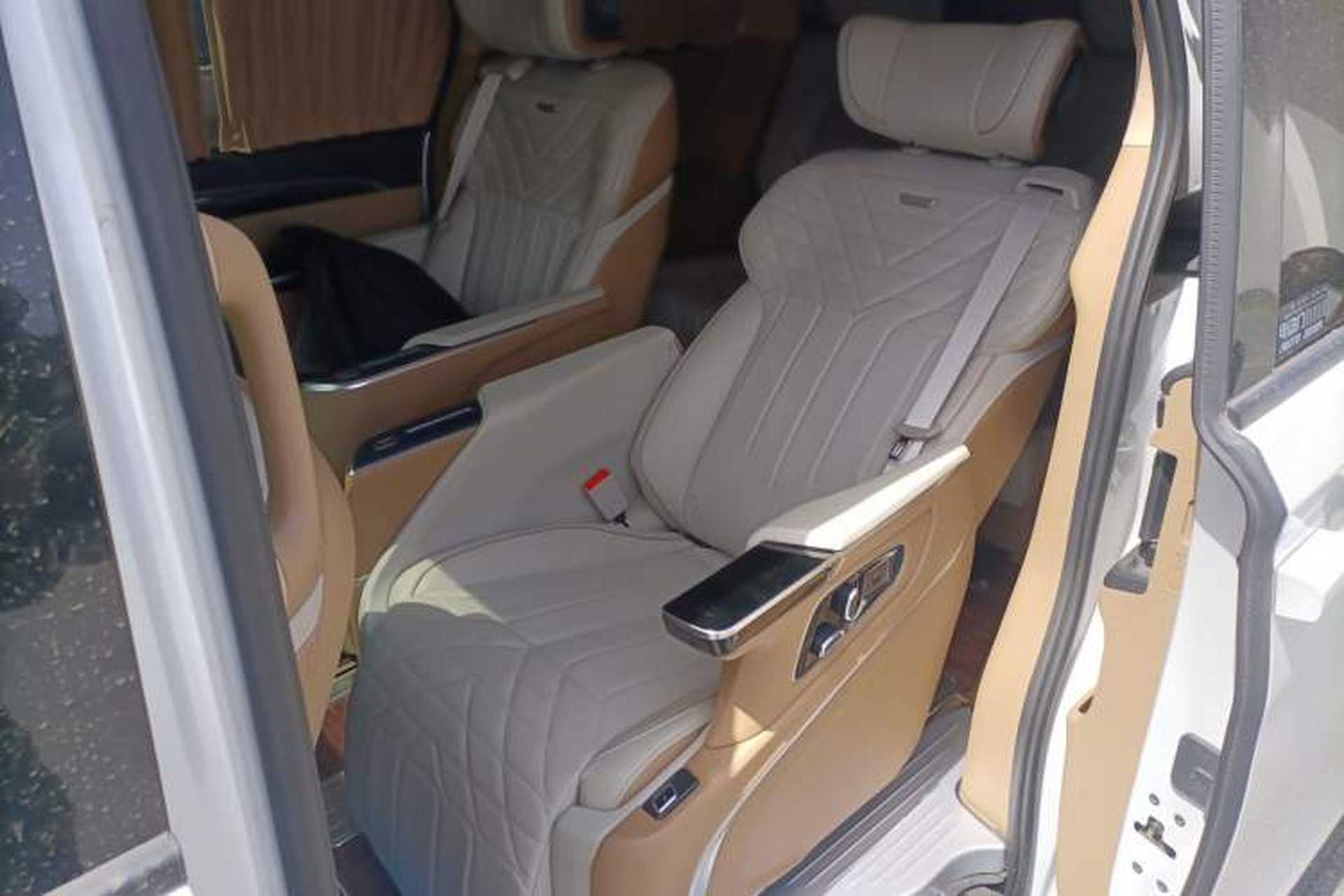 Used Buick GL8 2021 ES Land Cruiser 653T Luxury Edition Left Rear Seat