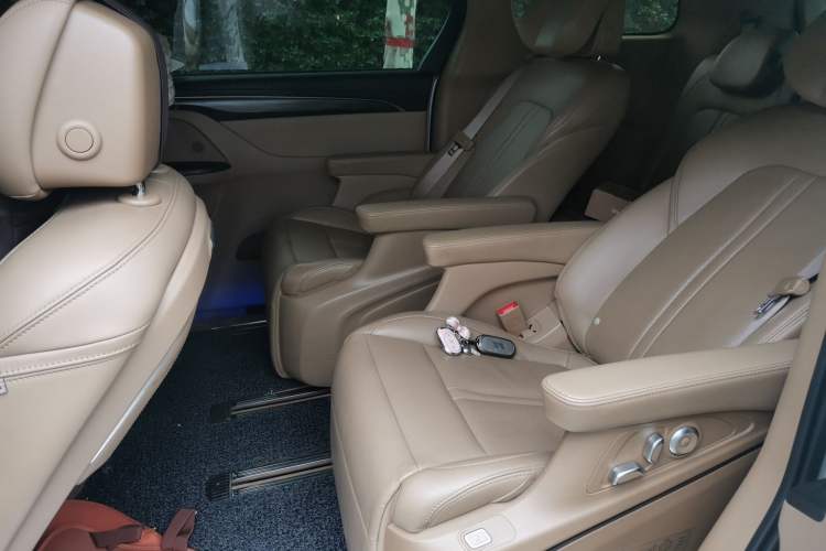 Used Buick GL8 2021 ES Land Cruiser 653T Flagship Model Left Rear Seat